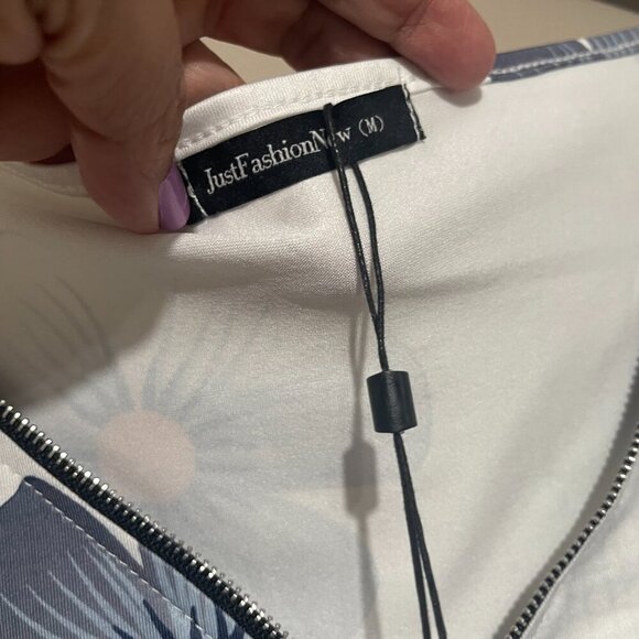 White blouse with flowers, Medium, Just Fashion Now, NWT - Picture 6 of 7